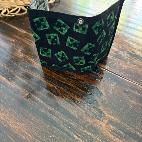 Black and Green Wallet - Picture 2 of 5
